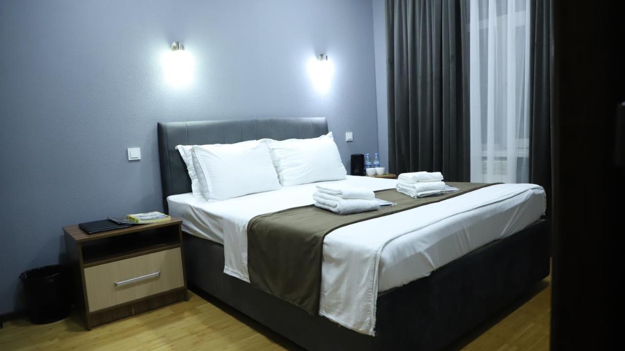 Grand Avenue Hotel Tasjkent Buitenkant foto