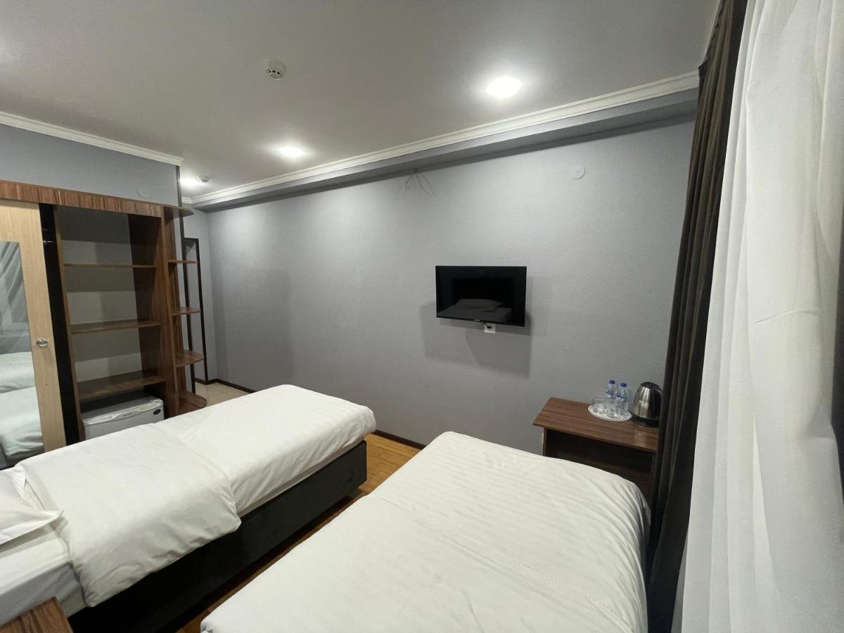 Grand Avenue Hotel Tasjkent Buitenkant foto