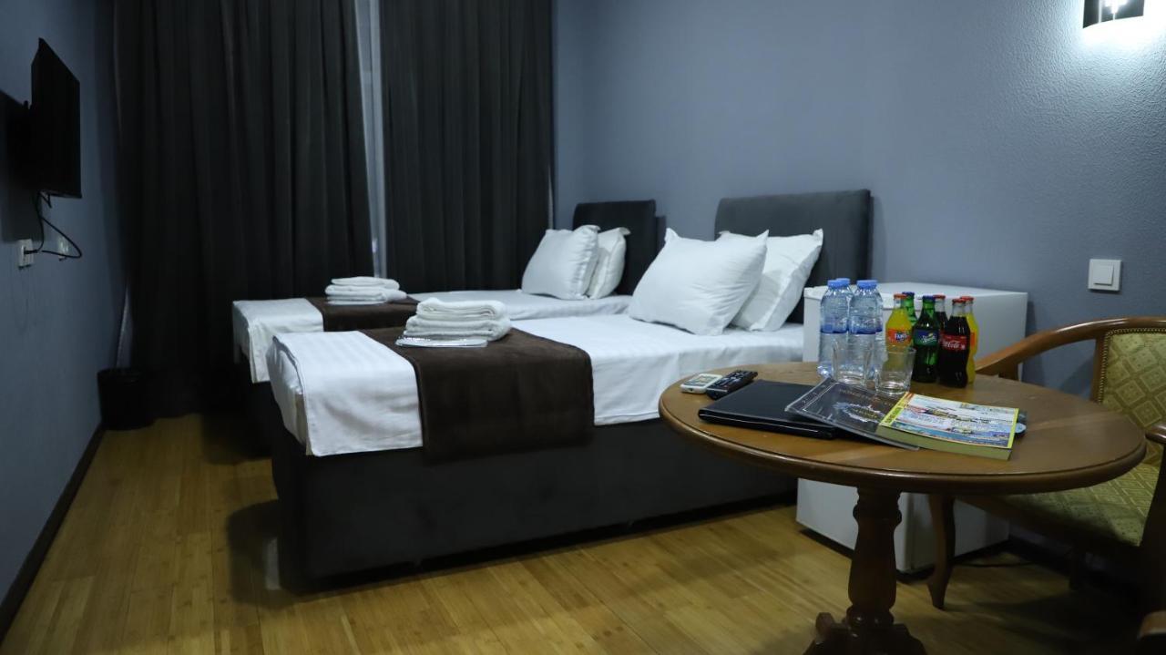 Grand Avenue Hotel Tasjkent Buitenkant foto