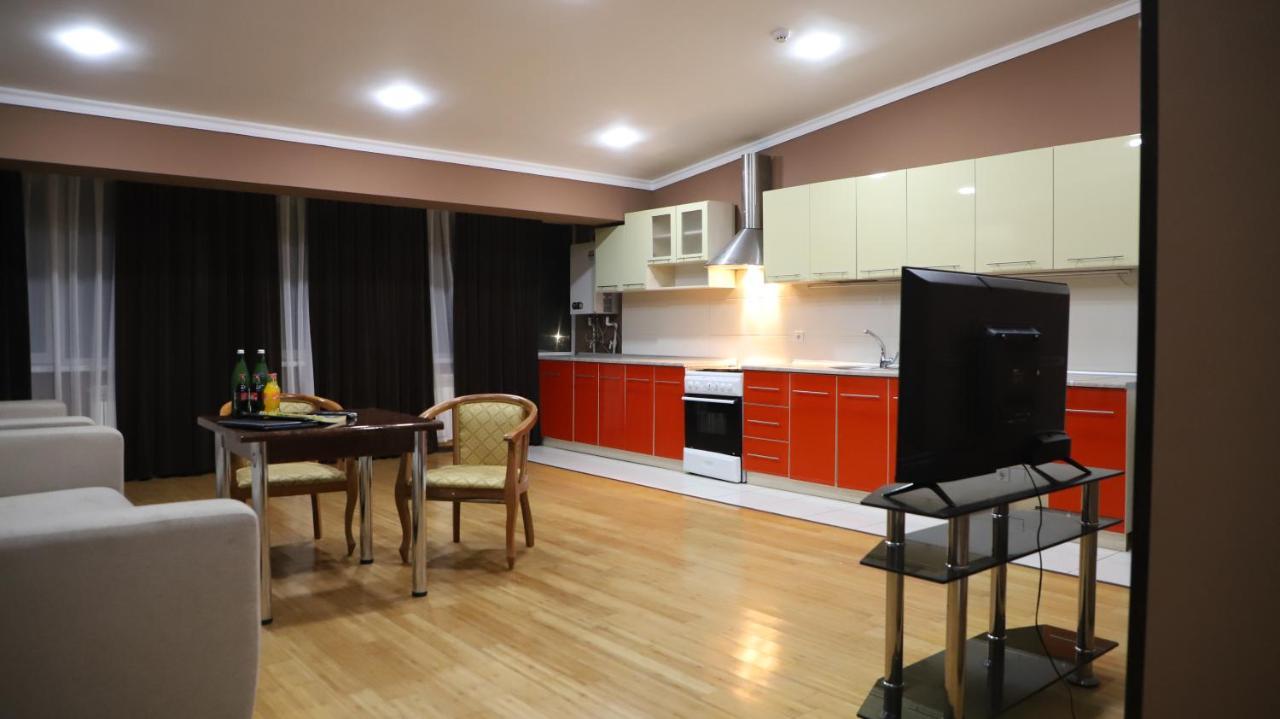 Grand Avenue Hotel Tasjkent Buitenkant foto