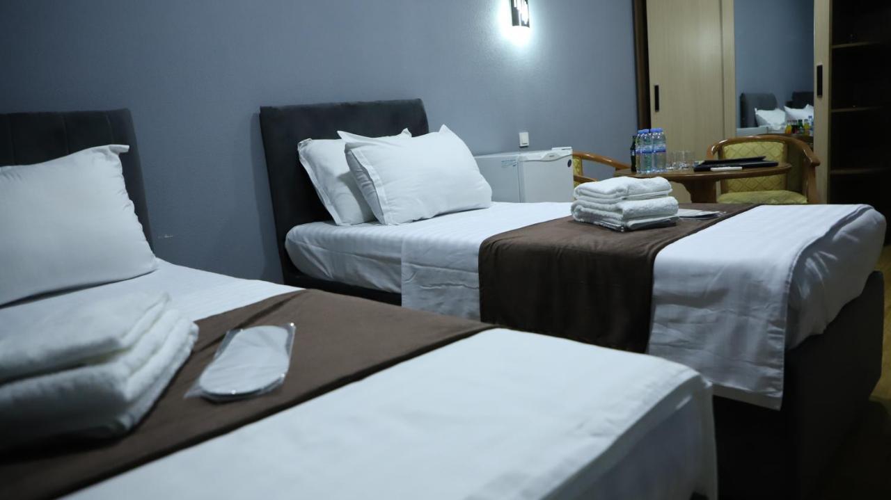 Grand Avenue Hotel Tasjkent Buitenkant foto