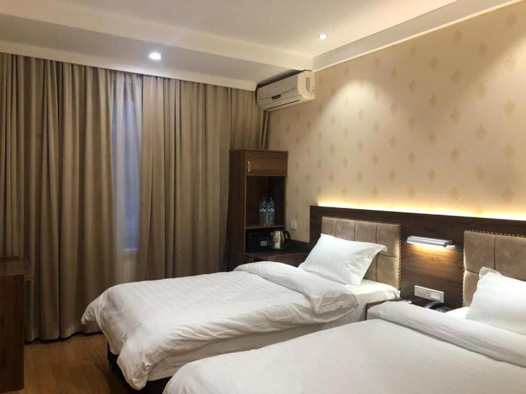 Grand Avenue Hotel Tasjkent Buitenkant foto