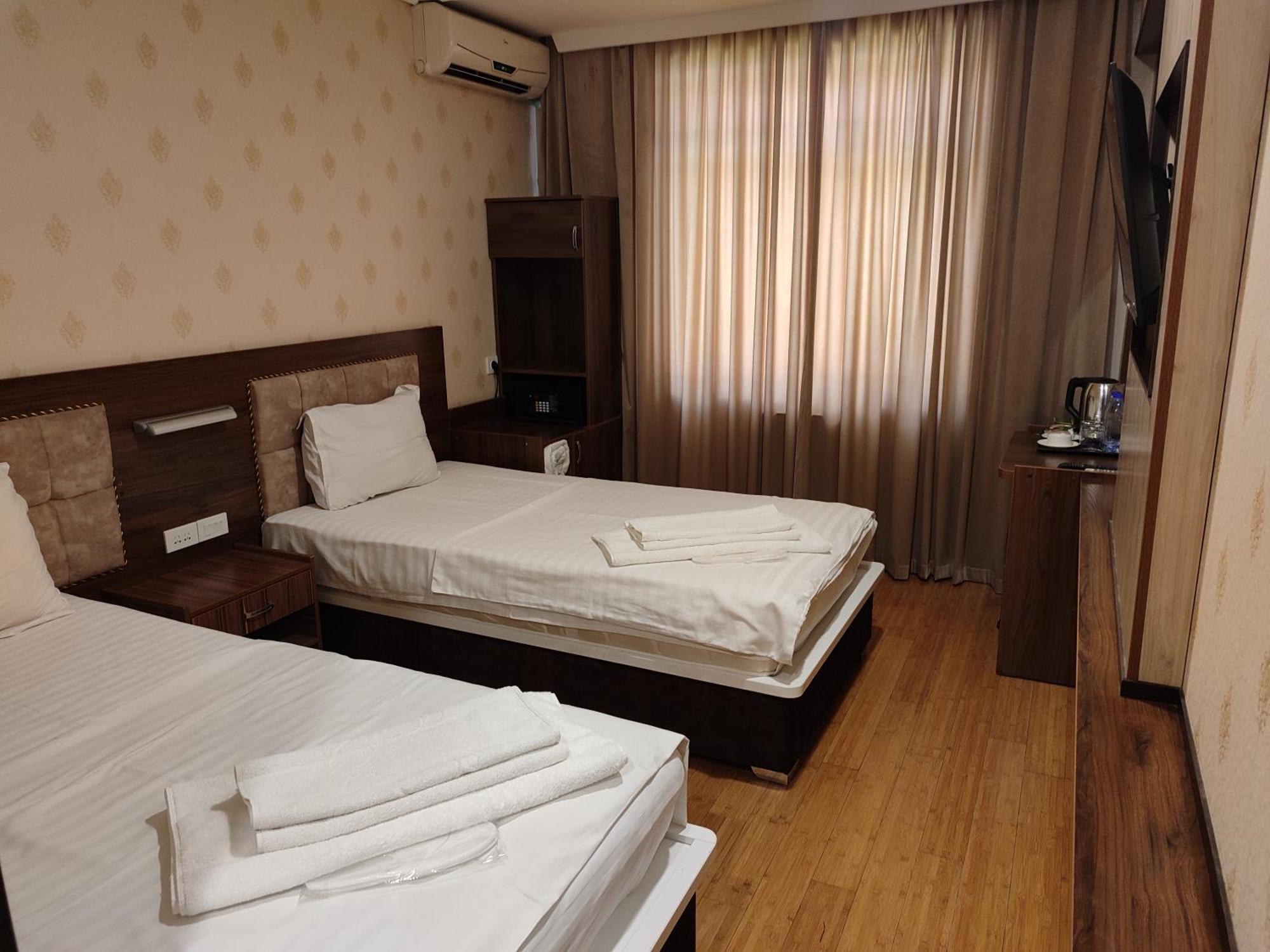 Grand Avenue Hotel Tasjkent Buitenkant foto